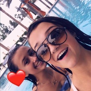 Meet your Posher, Lilly